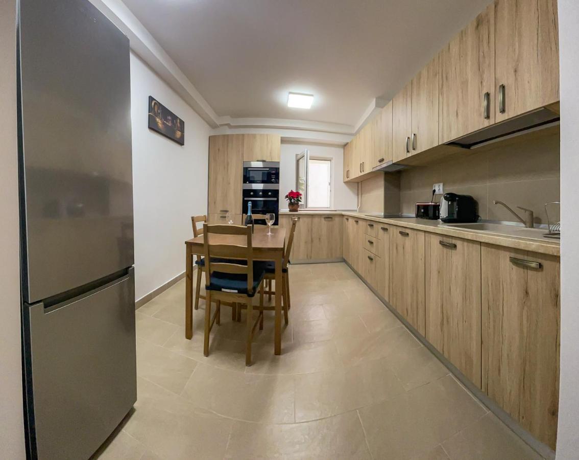 National Arena Mega Mall Elana Apartment Bucarest Esterno foto