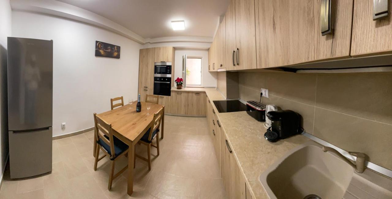 National Arena Mega Mall Elana Apartment Bucarest Esterno foto